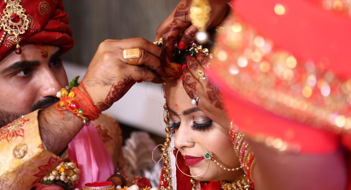 Romantic Ukhane in Marathi for Male for Marriage Ceremony