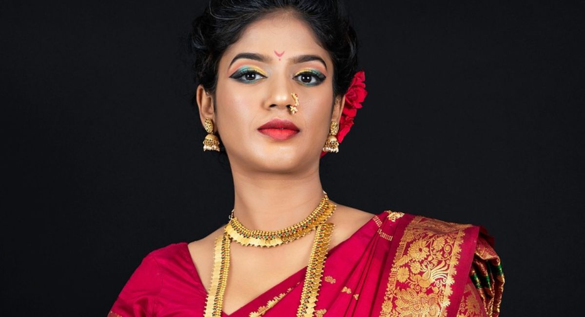 Top Ukhane for Wife in Marathi for Wedding & Special Moments